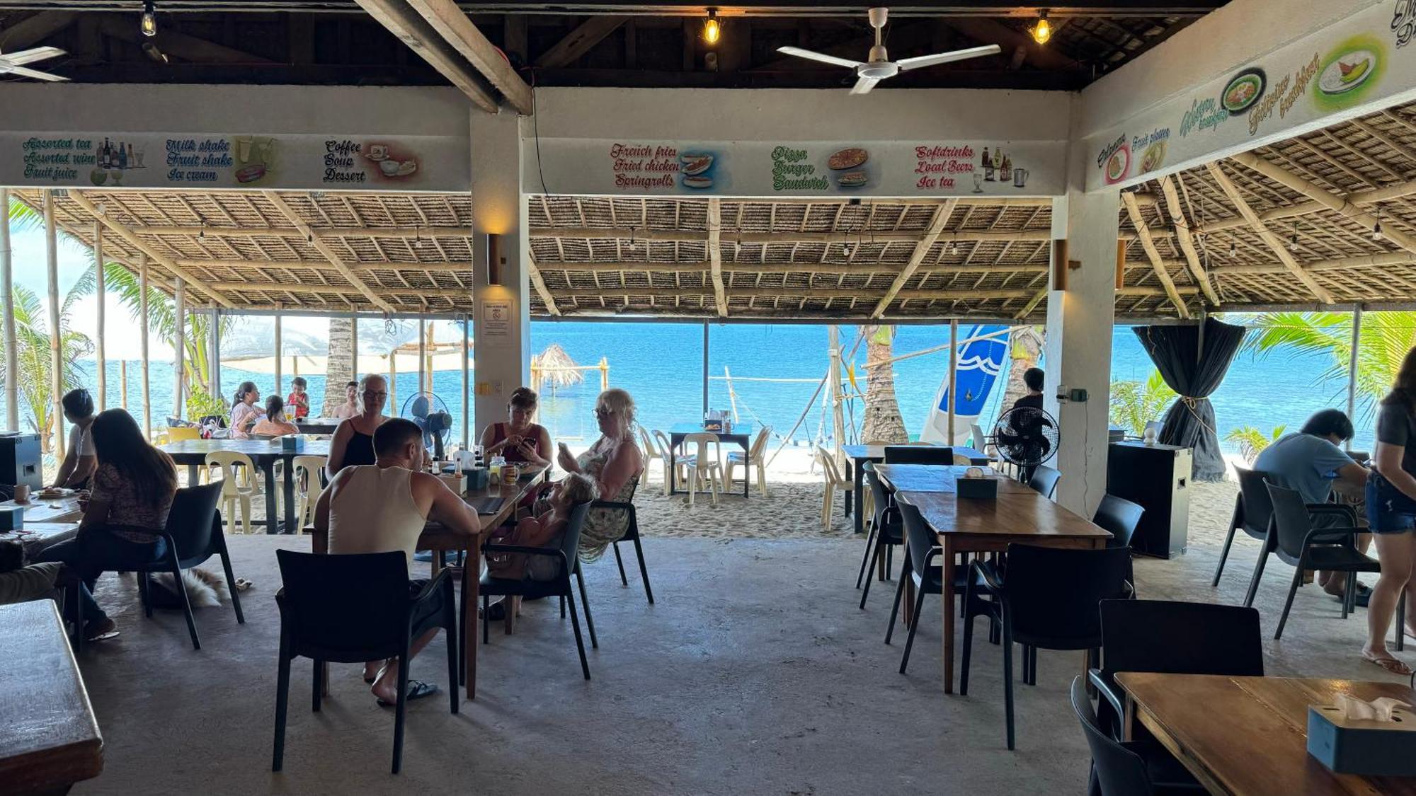Footprints Beach Resort Agpudlos Екстер'єр фото