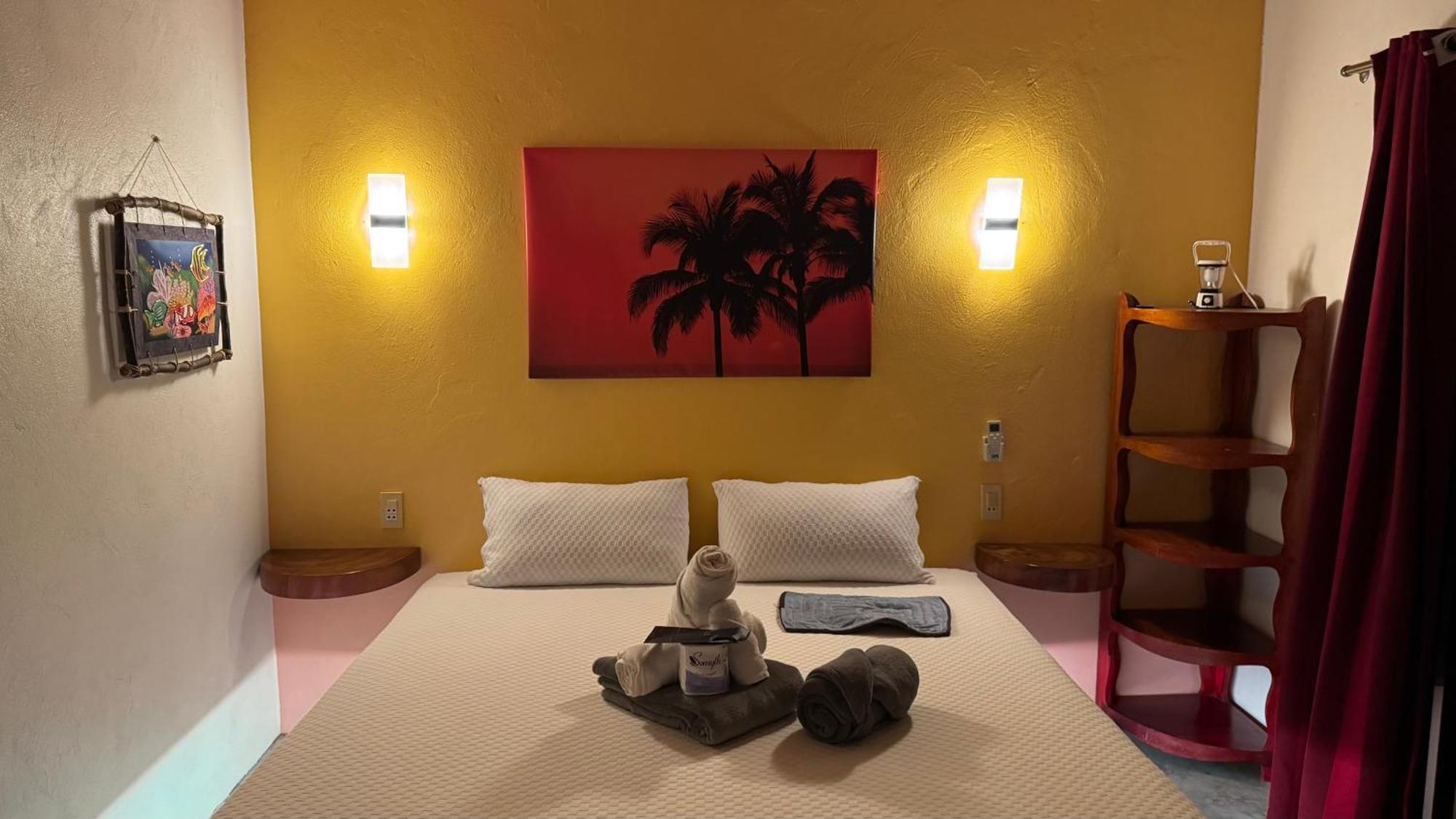 Footprints Beach Resort Agpudlos Екстер'єр фото