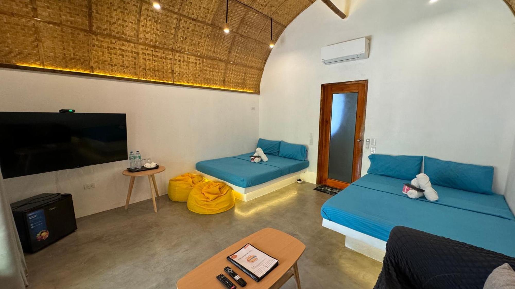Footprints Beach Resort Agpudlos Екстер'єр фото