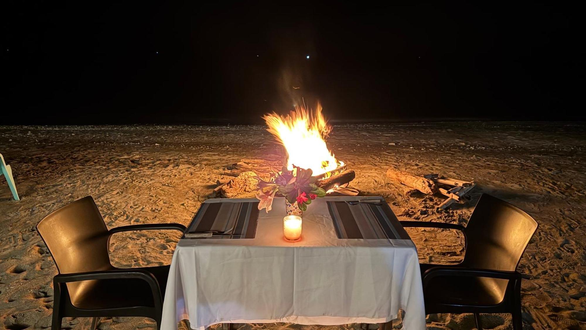 Footprints Beach Resort Agpudlos Екстер'єр фото