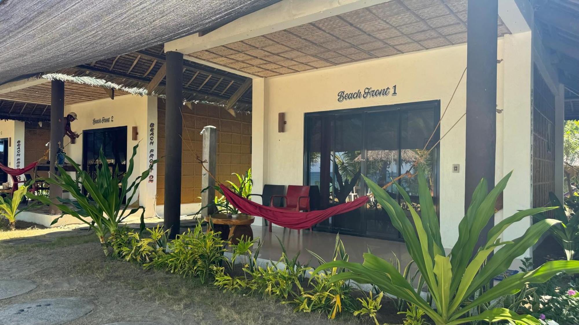 Footprints Beach Resort Agpudlos Екстер'єр фото
