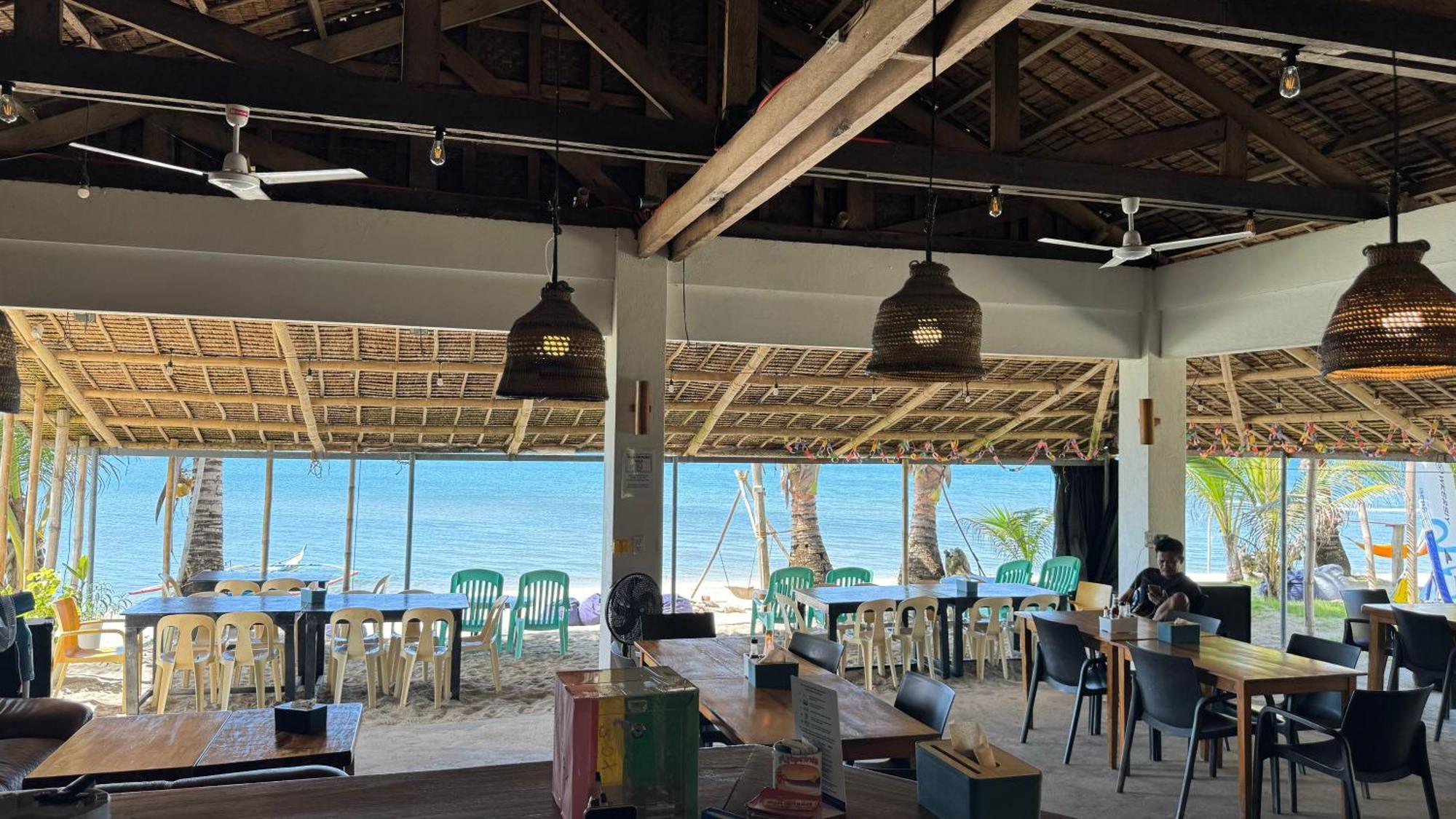 Footprints Beach Resort Agpudlos Екстер'єр фото