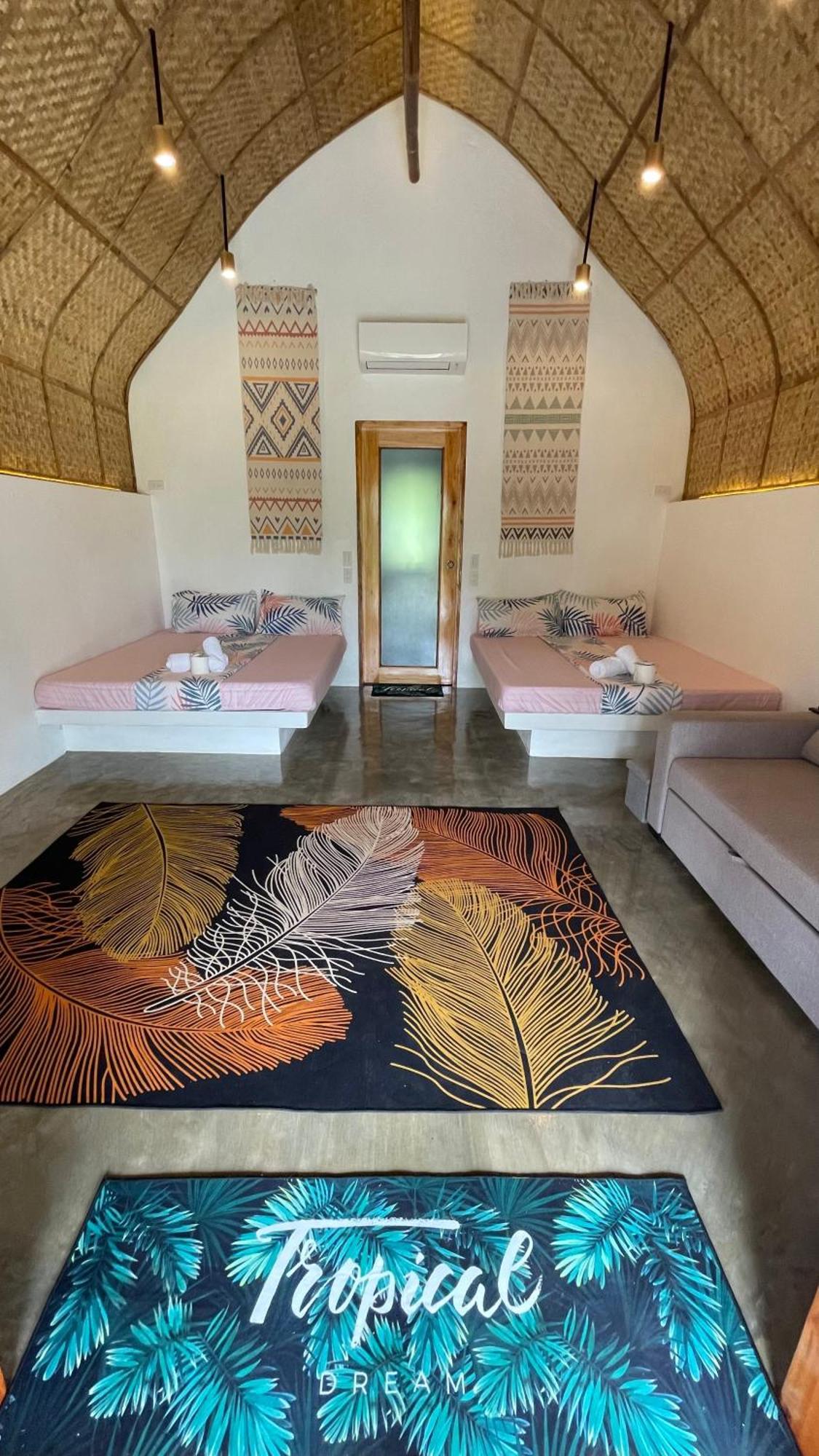 Footprints Beach Resort Agpudlos Екстер'єр фото