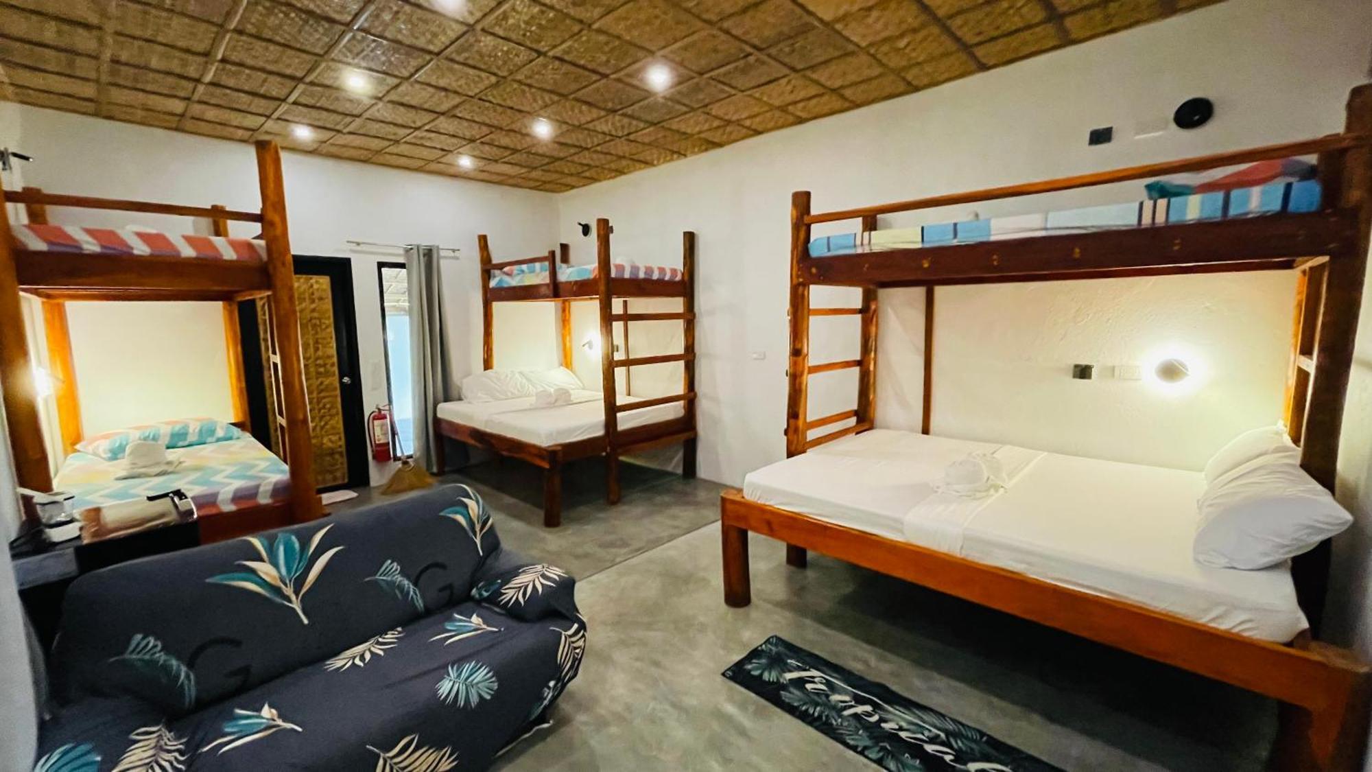 Footprints Beach Resort Agpudlos Екстер'єр фото