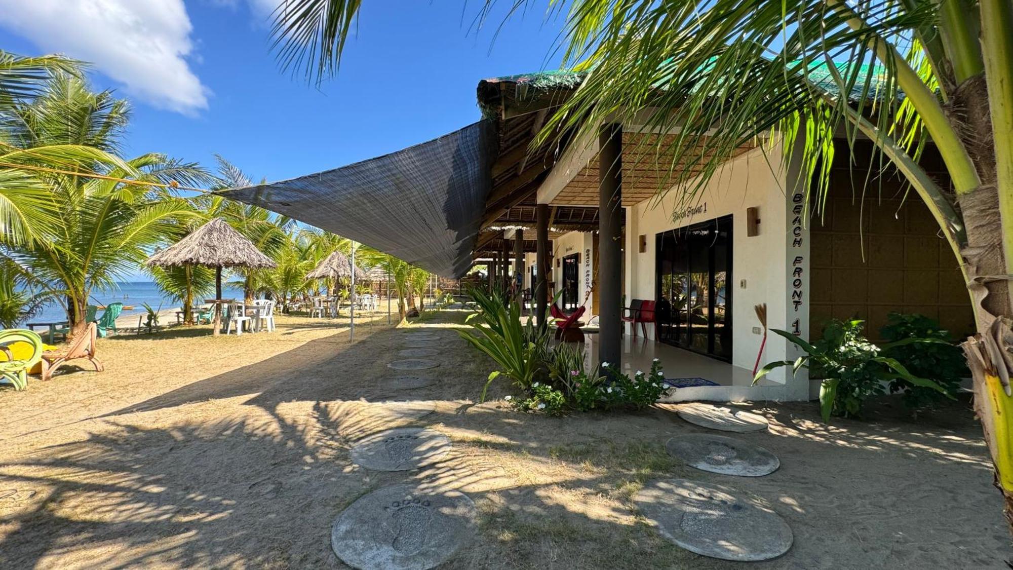 Footprints Beach Resort Agpudlos Екстер'єр фото